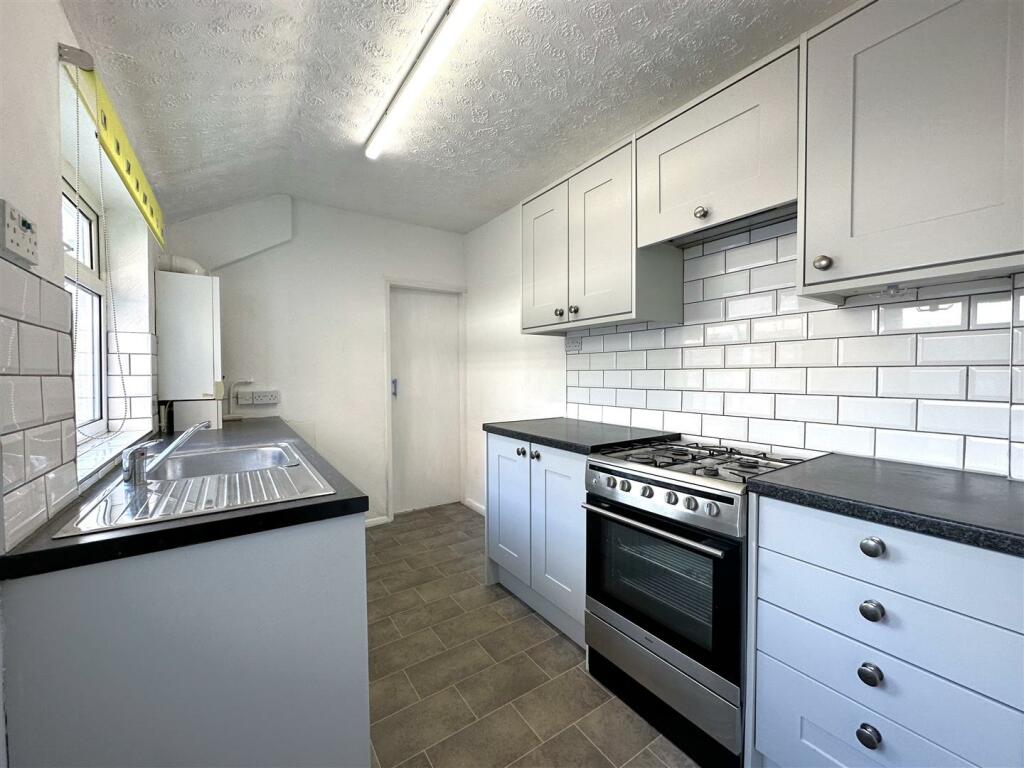 Stylish Modern Kitchen 910