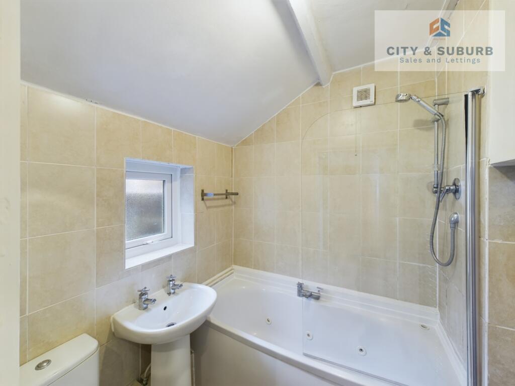 CAM01351G0-PR0102-STILL014