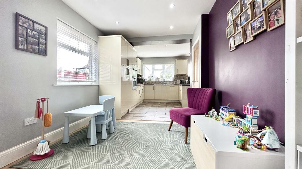 Kitchen - 4.jpg