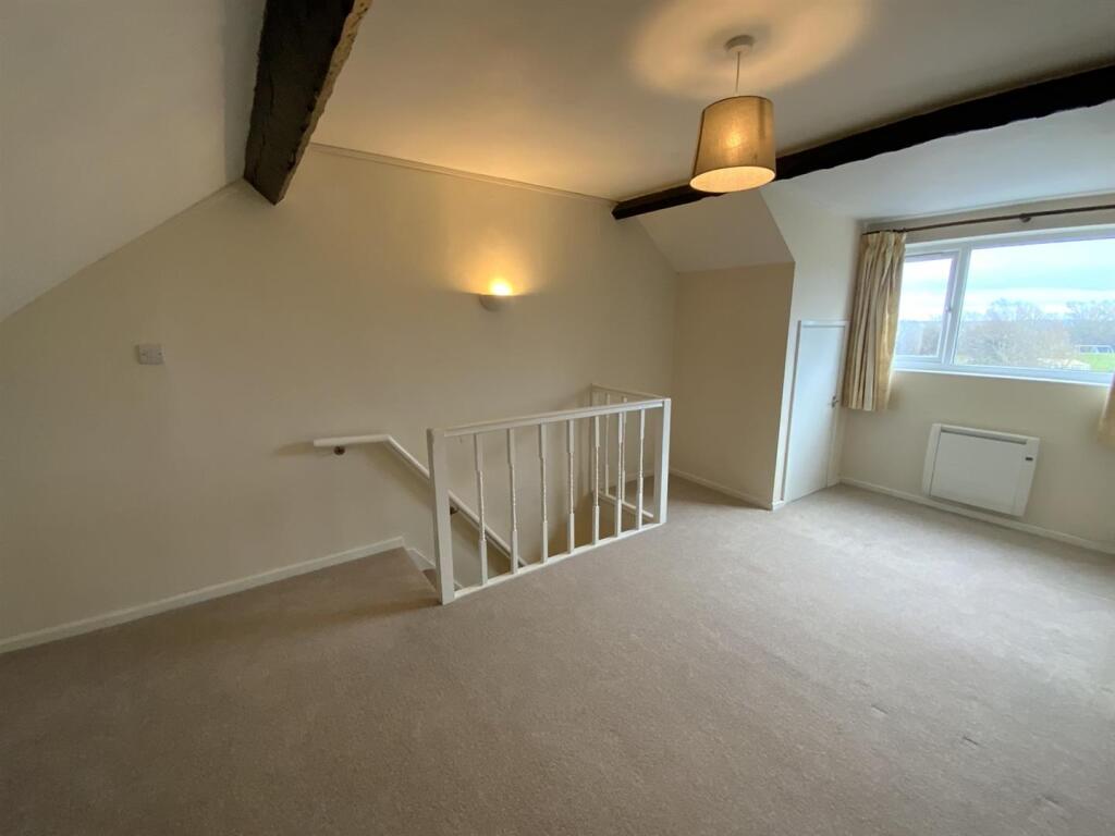 14 - bedroom.jpg