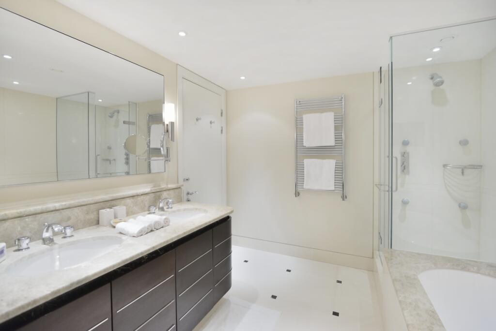 805-THE-KNIGHTSBR...