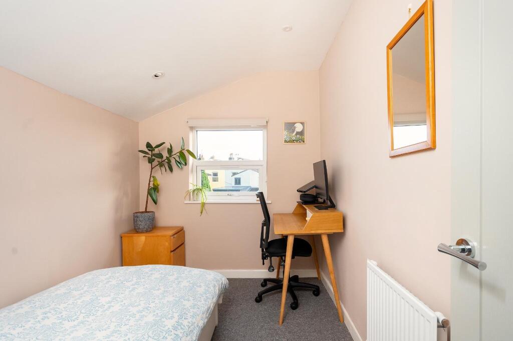 2W0SEN - Bedroom K.jpg