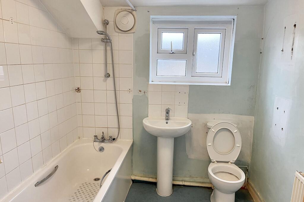 68 A &amp; B Gosberton Road, Balham SW12 8LQ