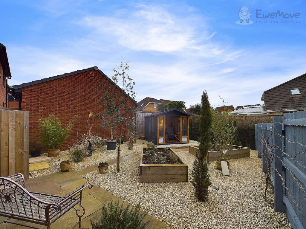 CAM03640G0-PR0034-STILL026