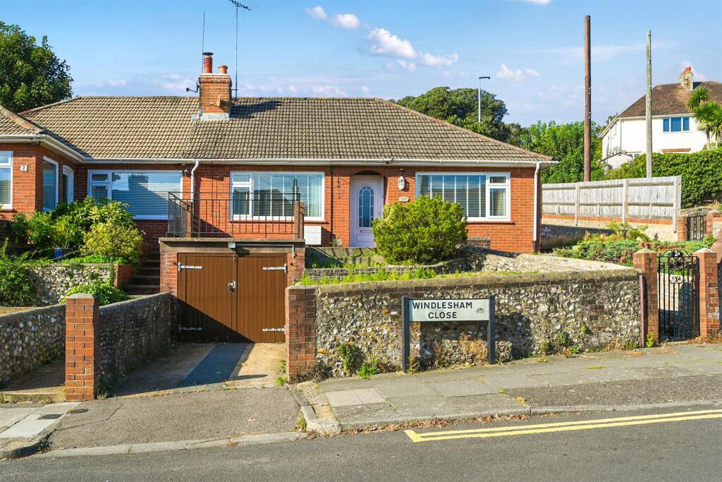 2a Windlesham Close, BN41 (18).jpg