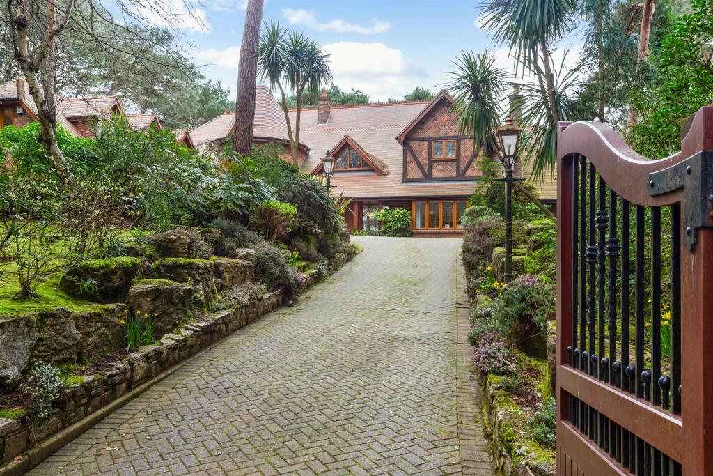 67370_3 Bury Road Poole (1).jpg