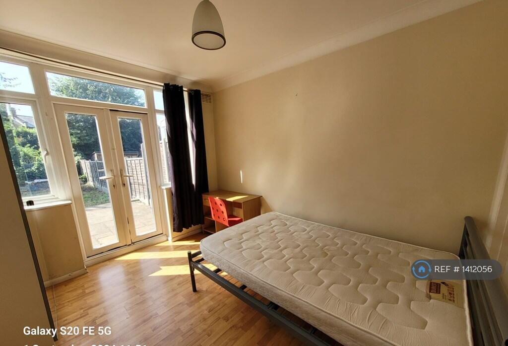 Double Bedroom