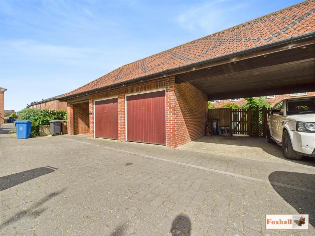 Garage &amp; Carport