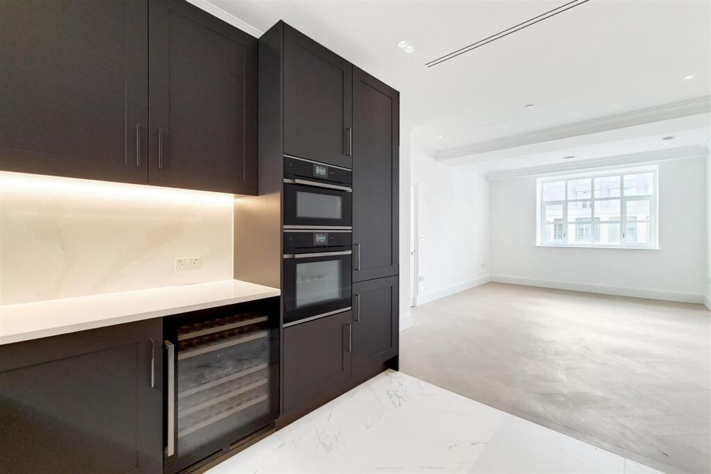 7_Kitchen Reception-1.jpg