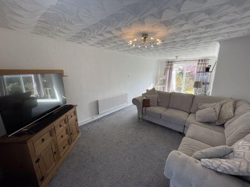 FRONT ROOM