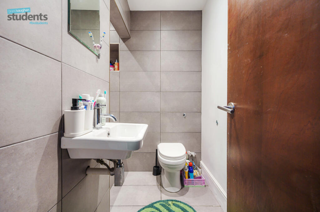 62b0a3fb-3561-4f4...