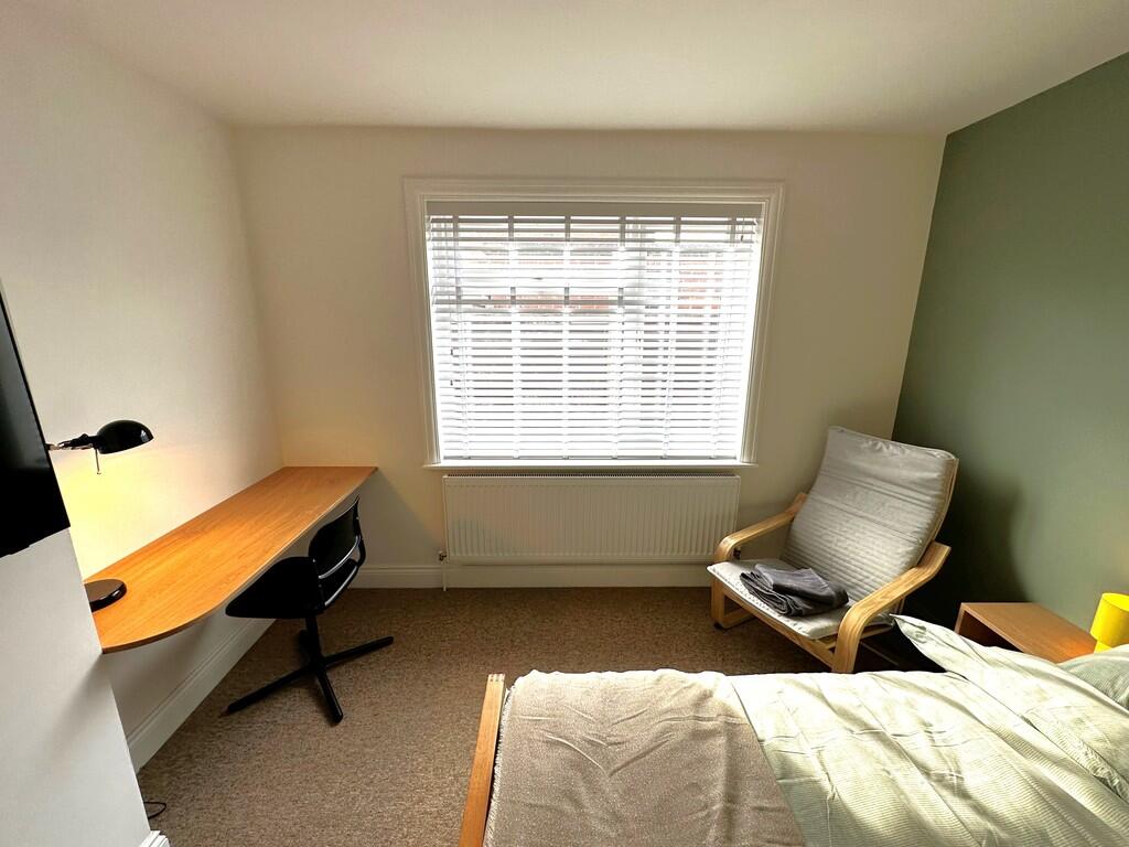 B3