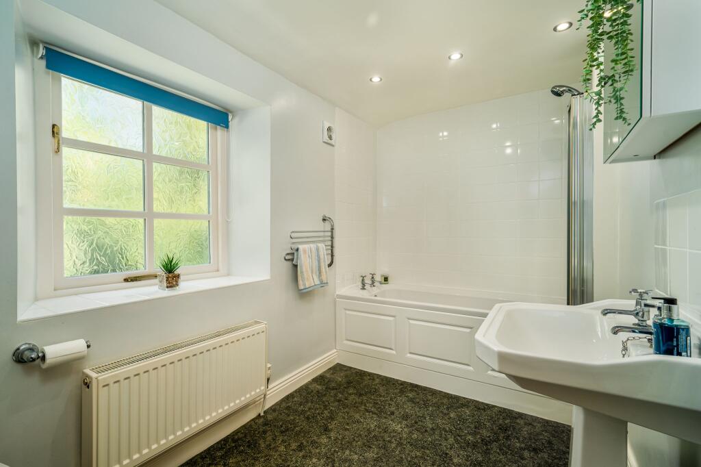 Main family bathroom