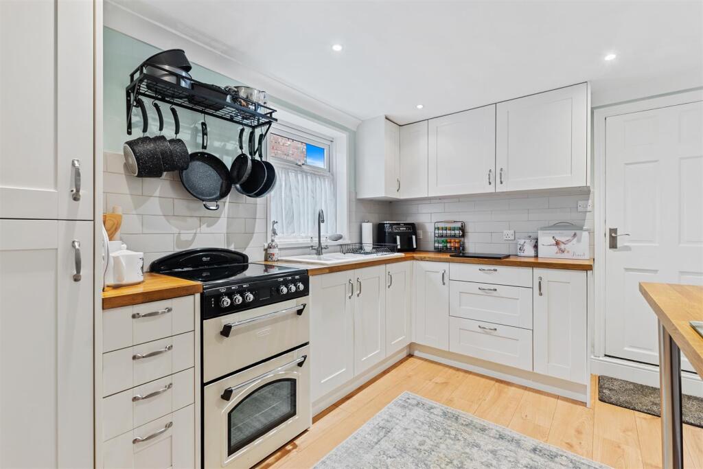 10RoseberySt12.jpg