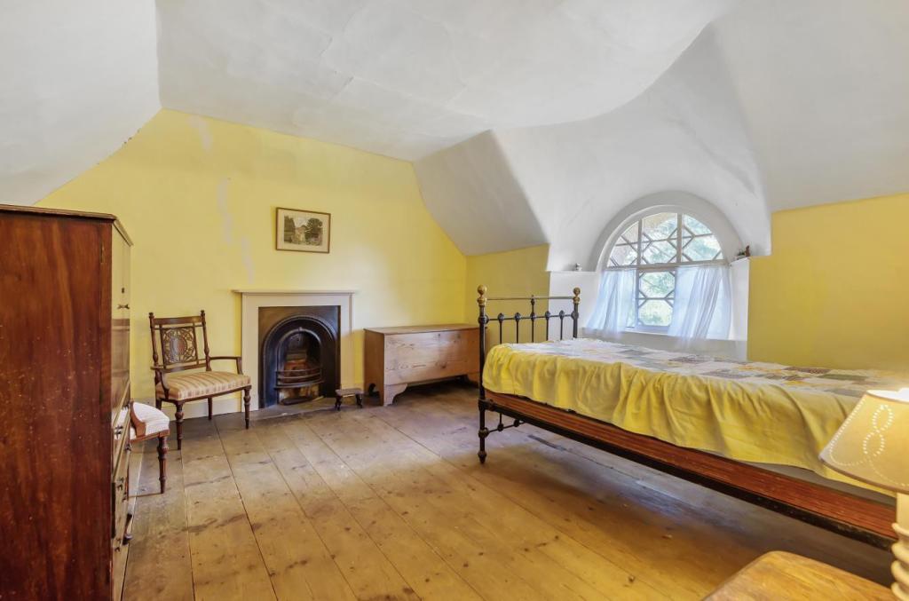 8- Bedroom