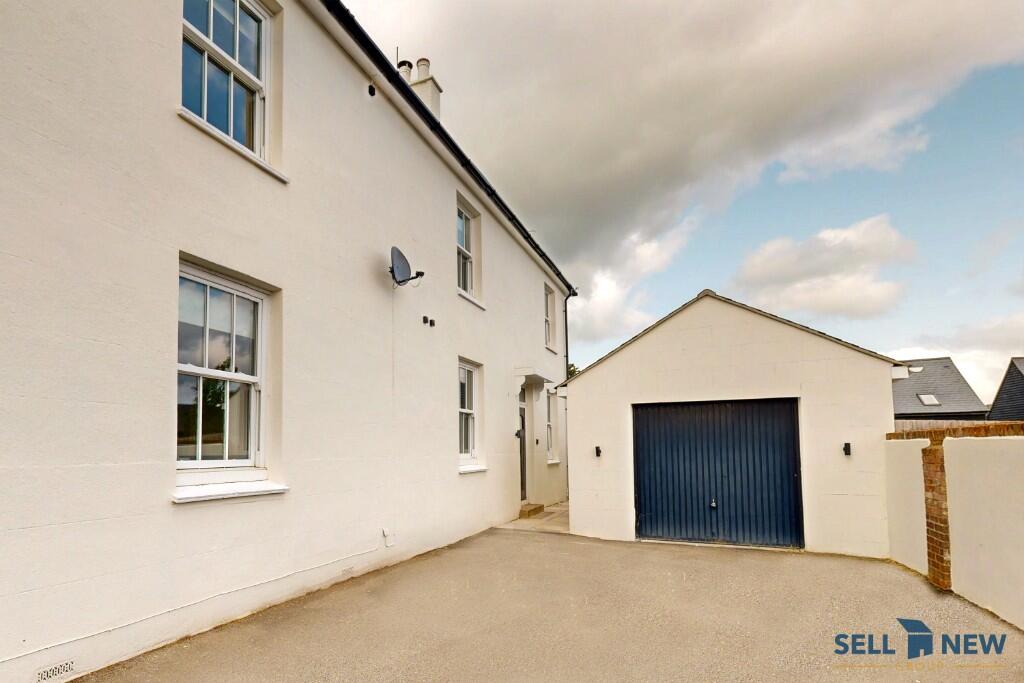 Driveway/Garage