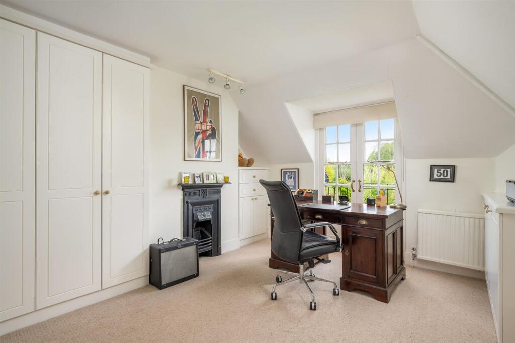 Bedroom 4 / study