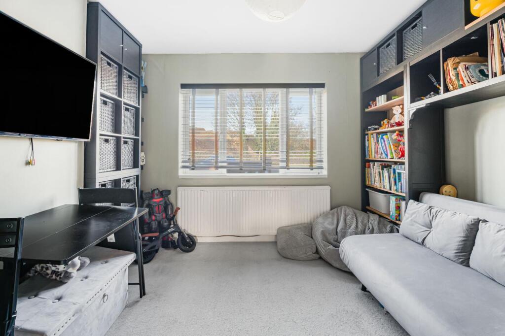 Farthings, Badby Road West