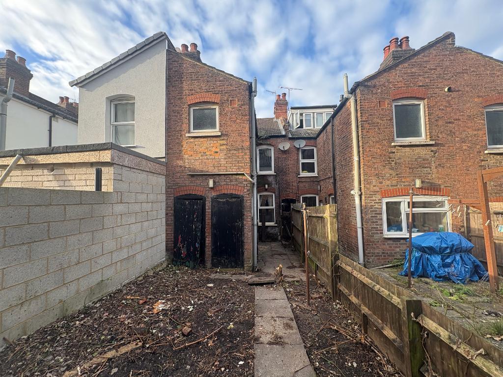 Oak Road, Luton, Bedfordshire, LU3 4BU