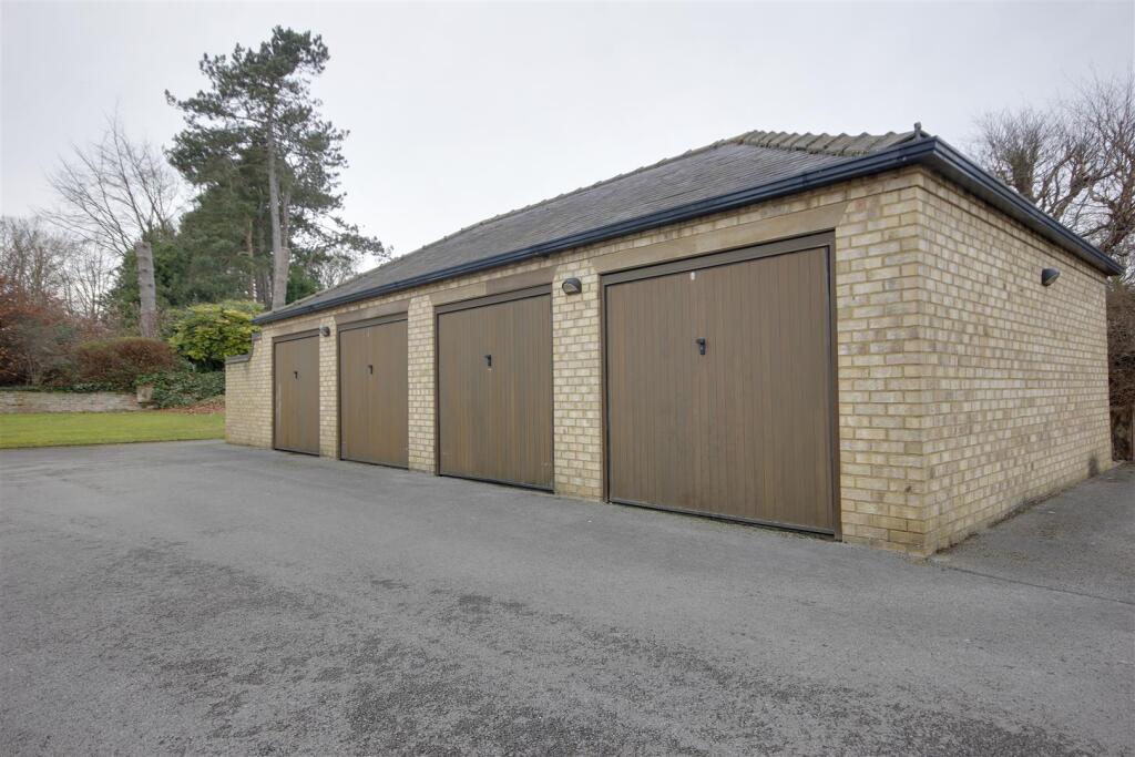 Garage &amp; Parking