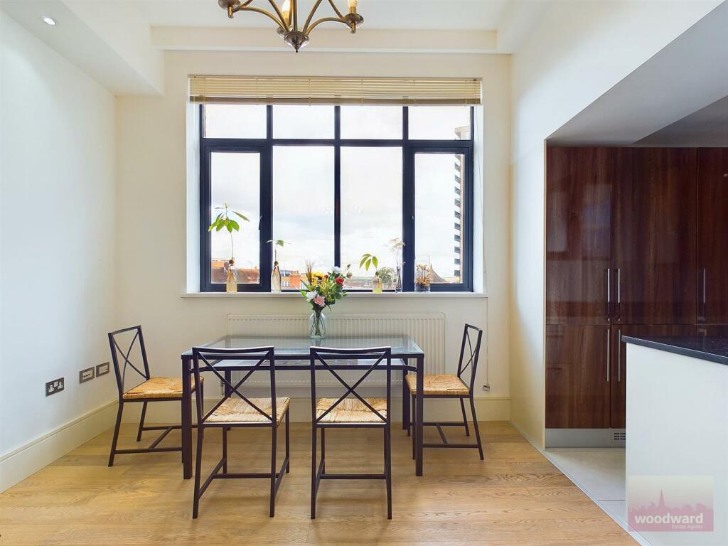 Lounge/Diner