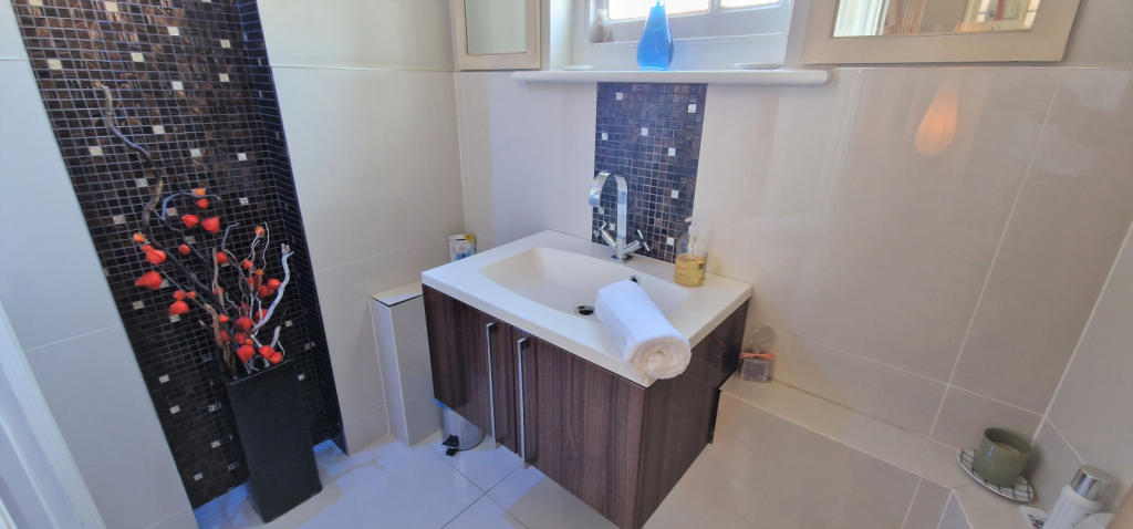 CLOAK ROOM