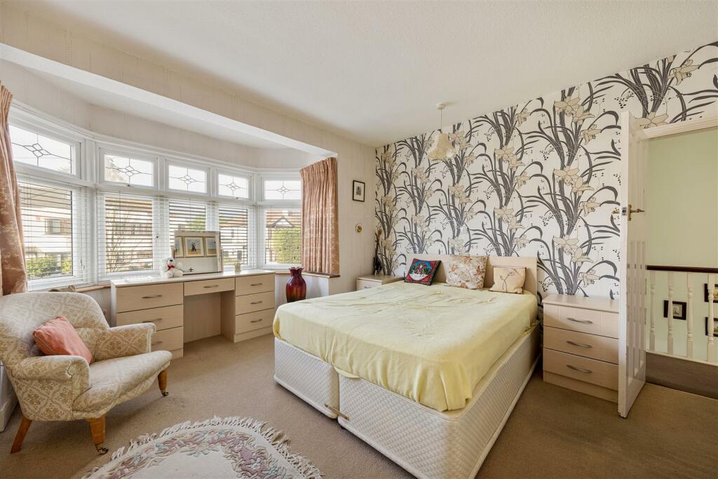 Larkshall Road, E4