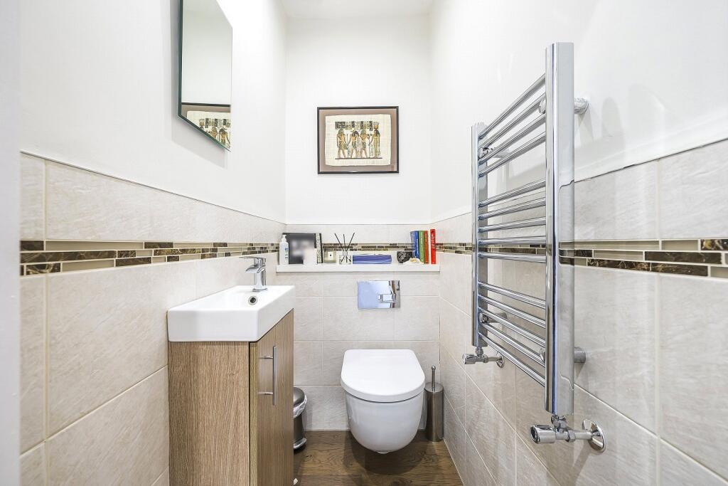 Cloakroom/Wc