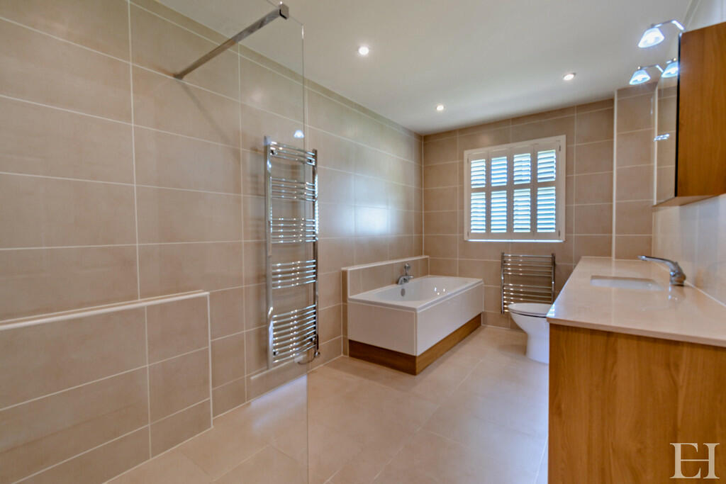 8617805-interiorW...