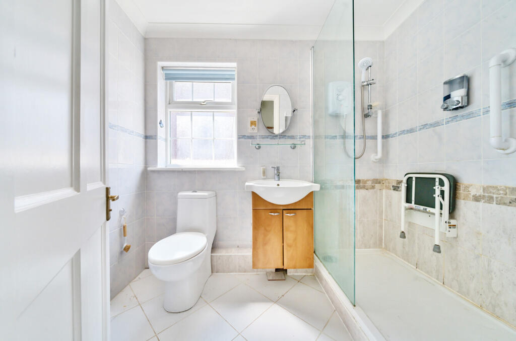 1313668-6-68542f5...