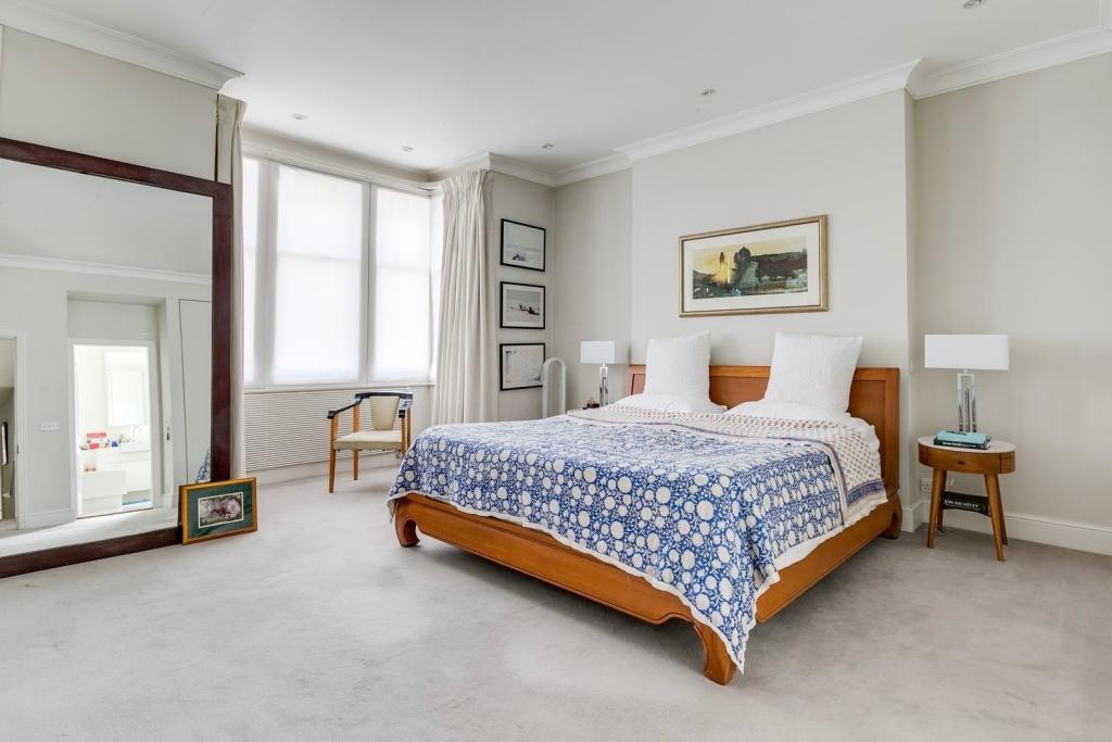 Master Bedroom Suite (First Floor)