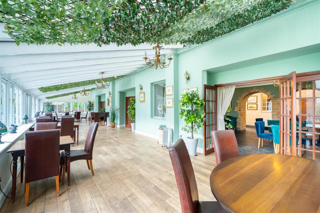 24235 East Ayton Lodge Hotel-021.jpg