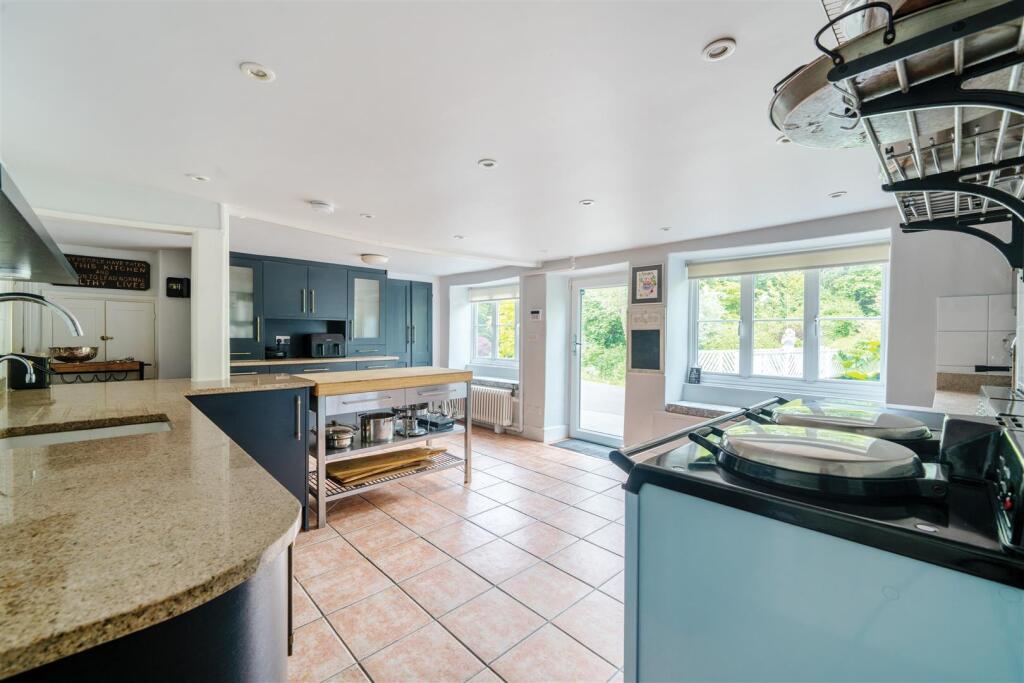 Kitchen / Breakfast Room