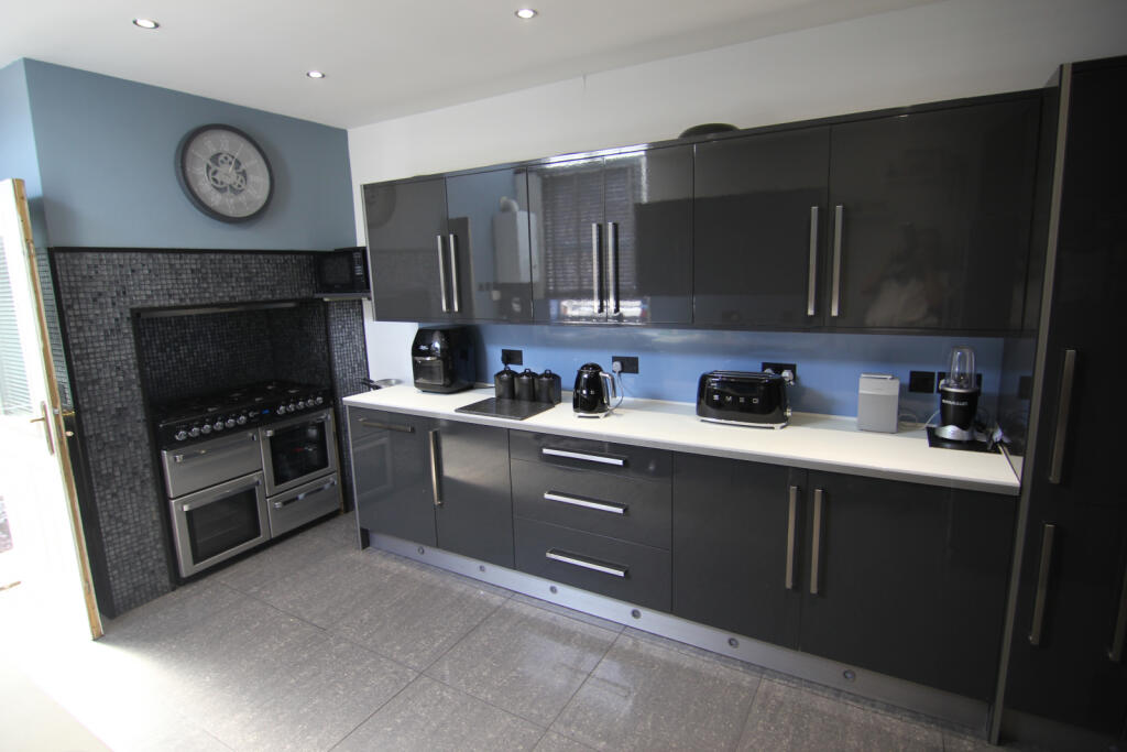 Four Bedroom Bay Fronted End Terraced