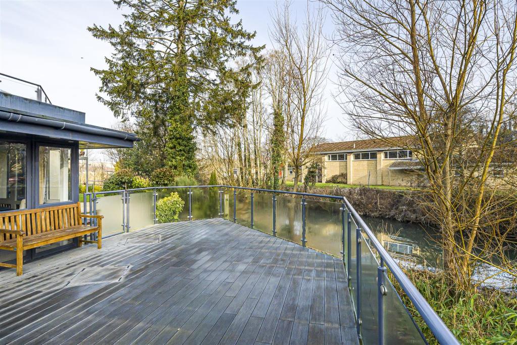 Owners Seating Area.jpg