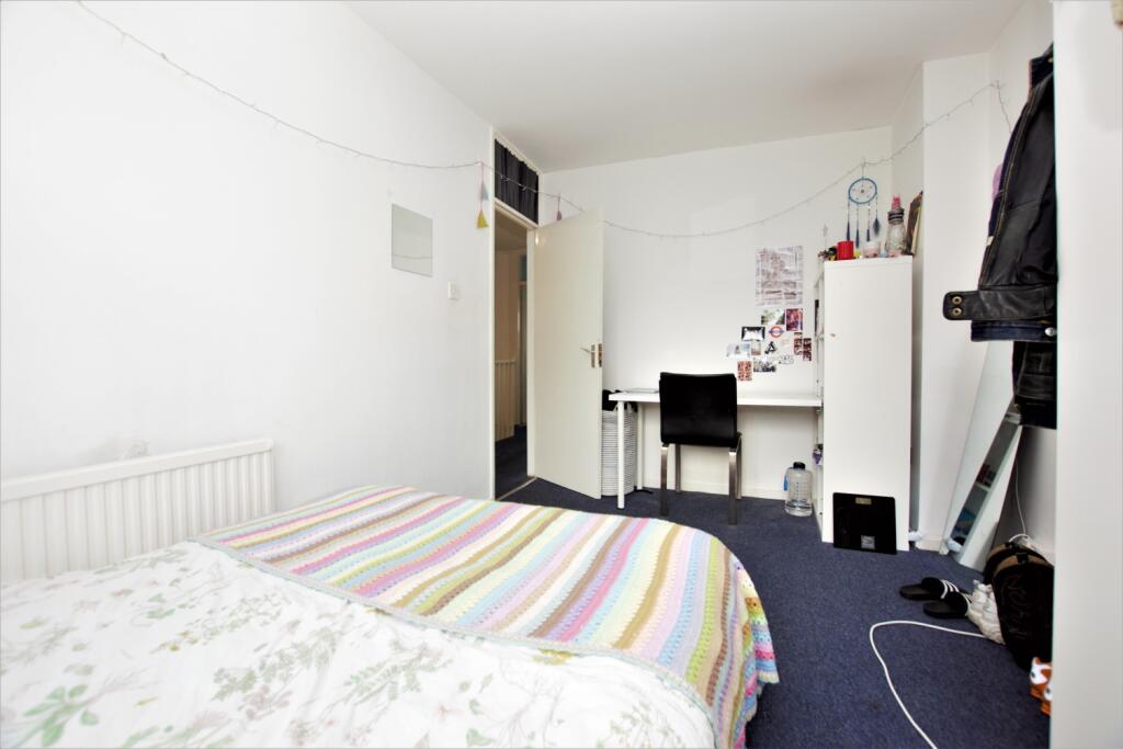 Bedroom 2 (2)