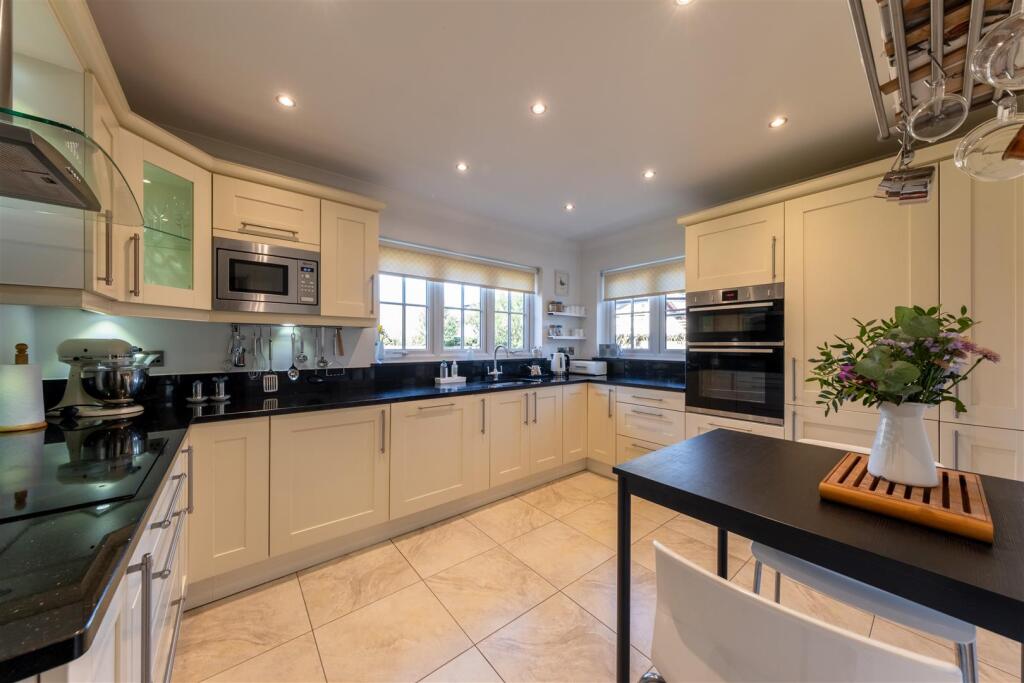 14 St John's Way-003.jpg