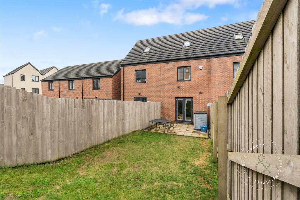 Rees Drive, HernCrabtree (7).jpg