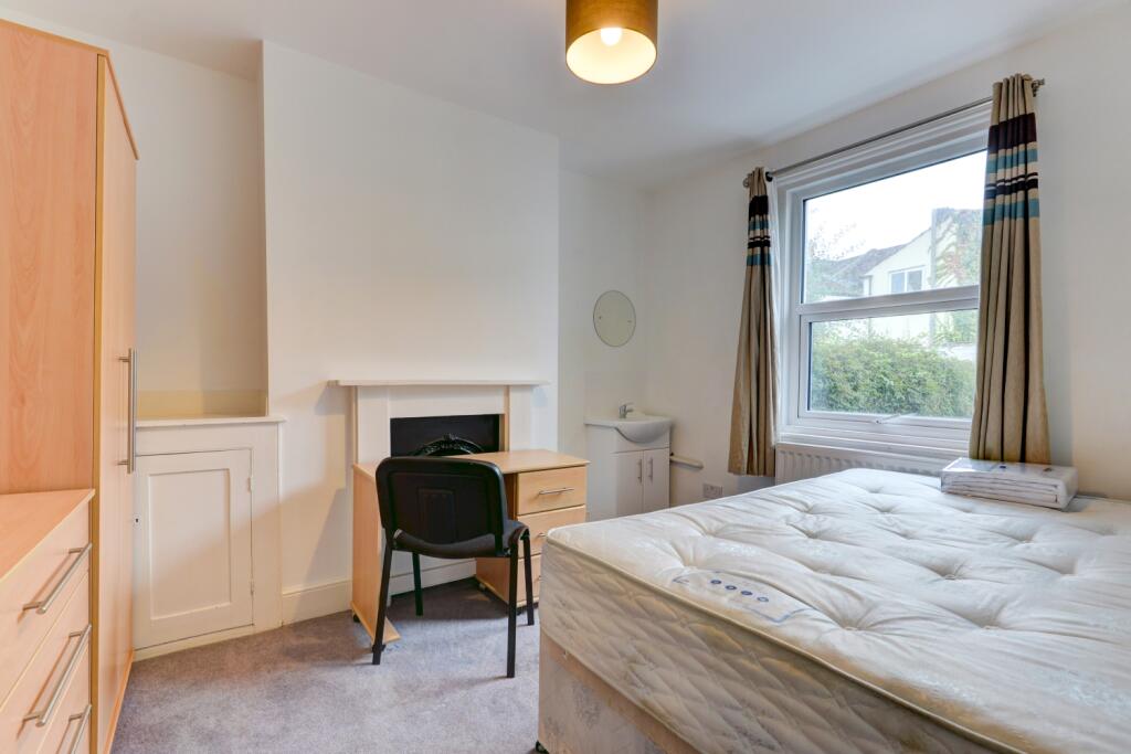 10 London Terrace Bedroom 2 (2)