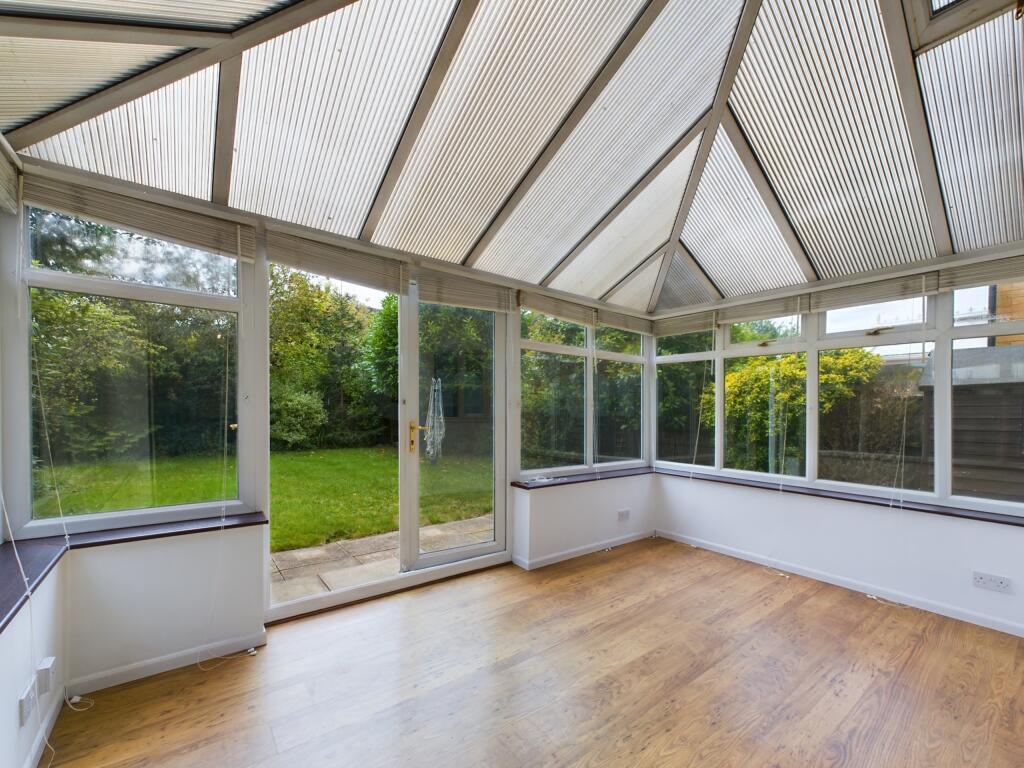 CAM04024G0-PR0007-STILL020