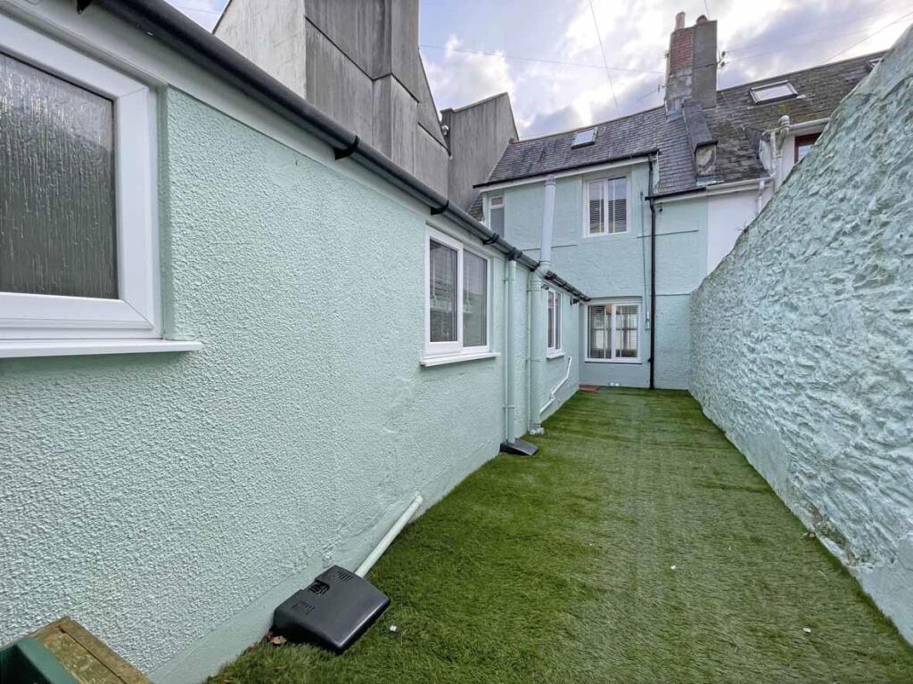 Hotham Place 15 Rear.jpg