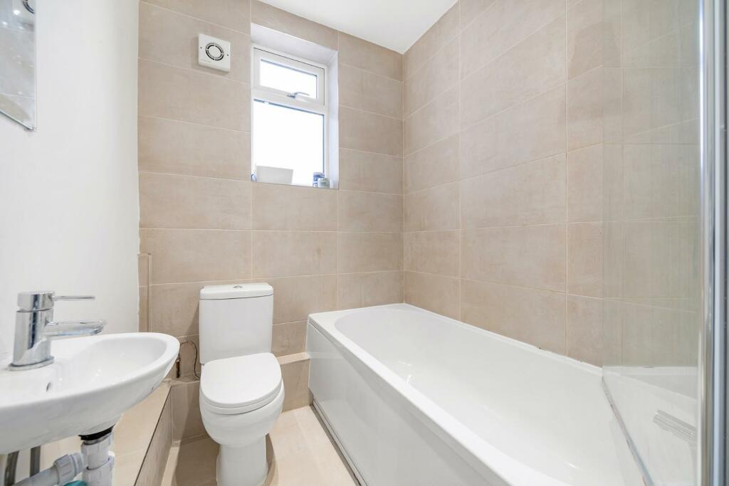 Bathroom.JPG