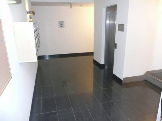Entrance/Lift