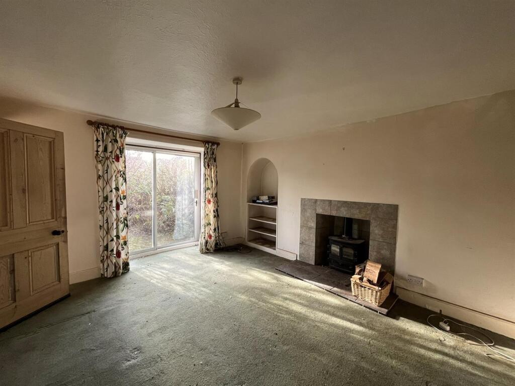 SITTING ROOM