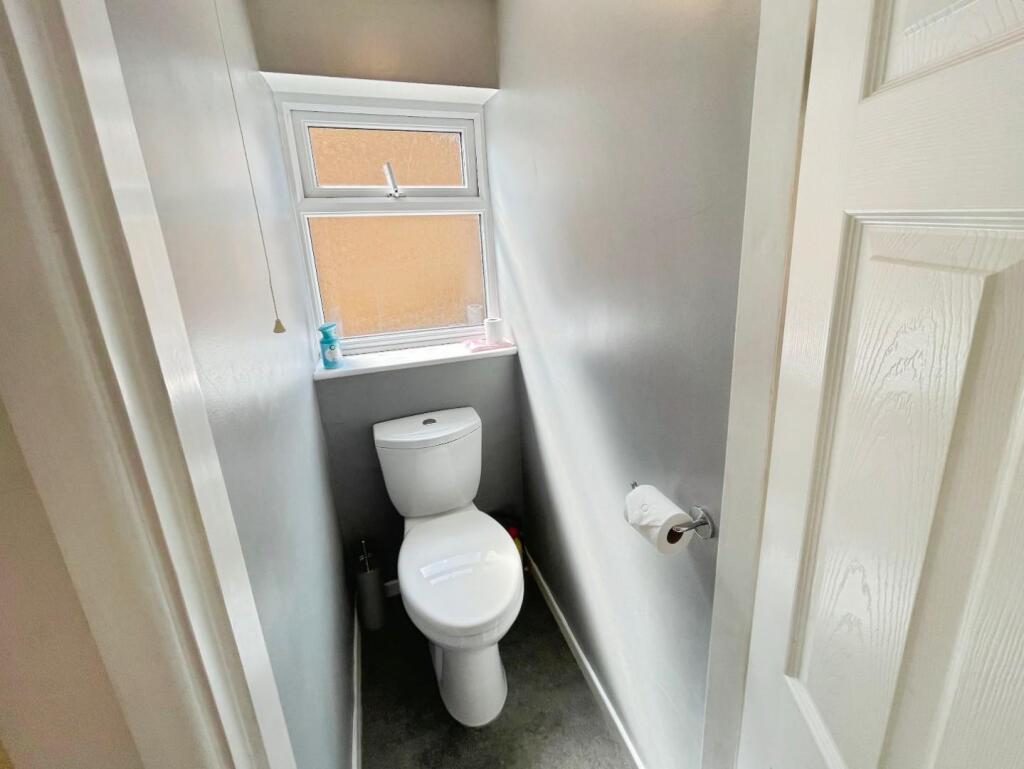 6560480b--4A86-9C97-CD220AD32E58-58171-00000833846