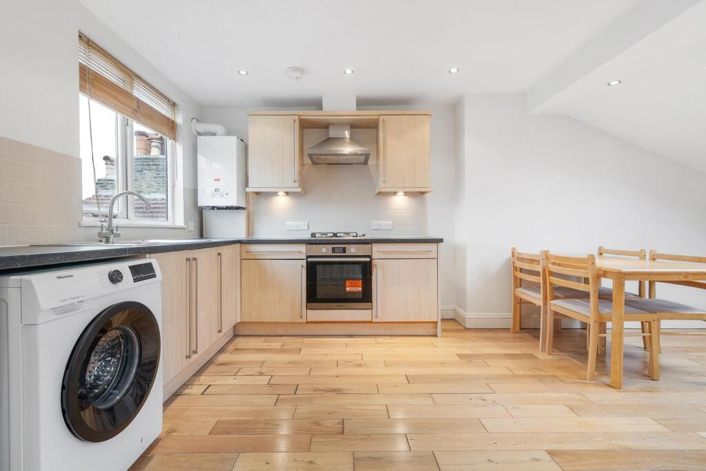 Kitchen.JPG