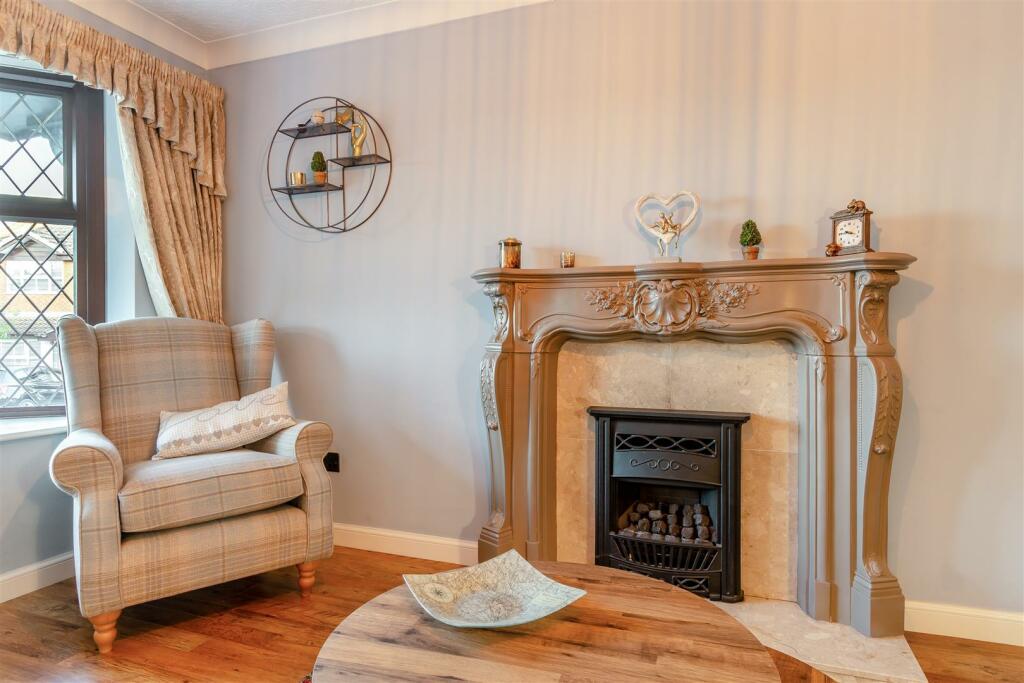 8576940-interior16.jpg