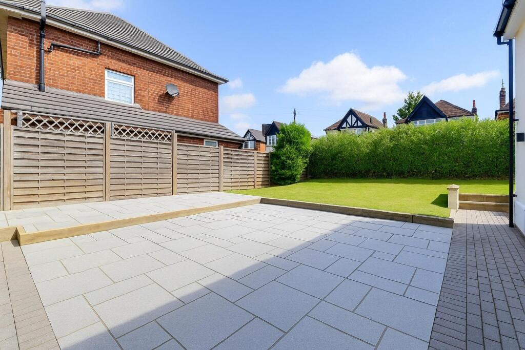 Littlegreen Patio.jpg