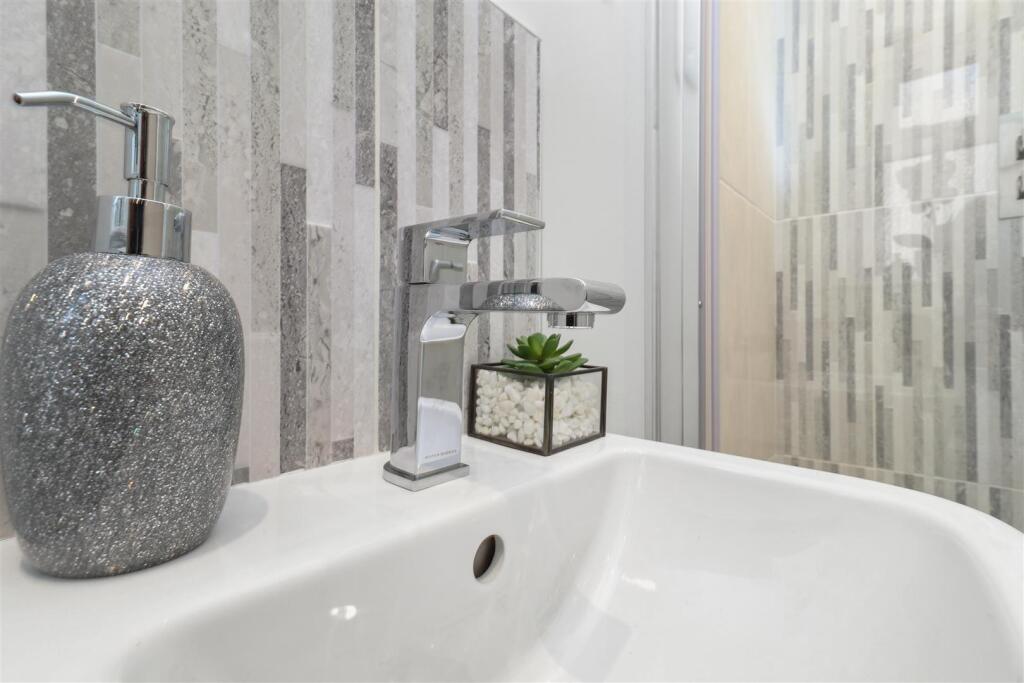 Cloakroom/WC