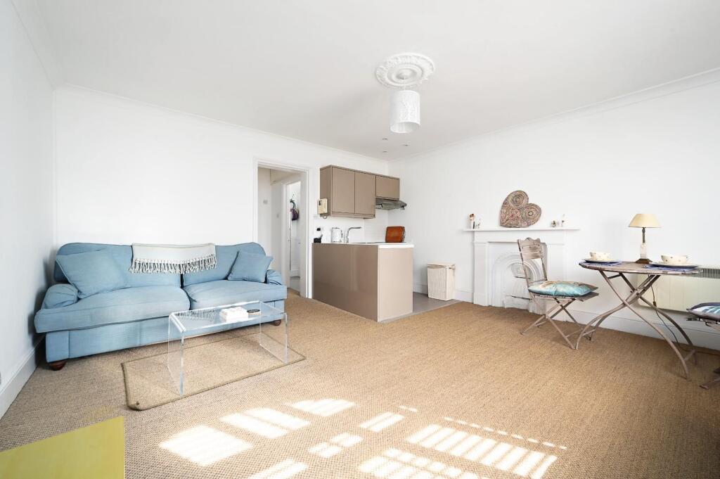 Flat 4a 1 Denmark Terrace bn1 - photos (7).jpg